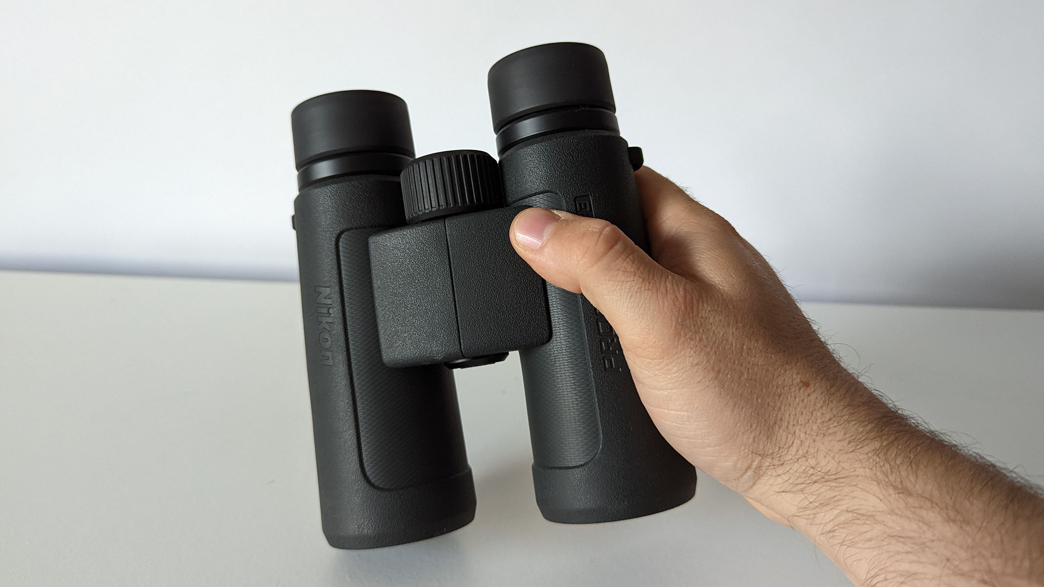 Binocular in hand