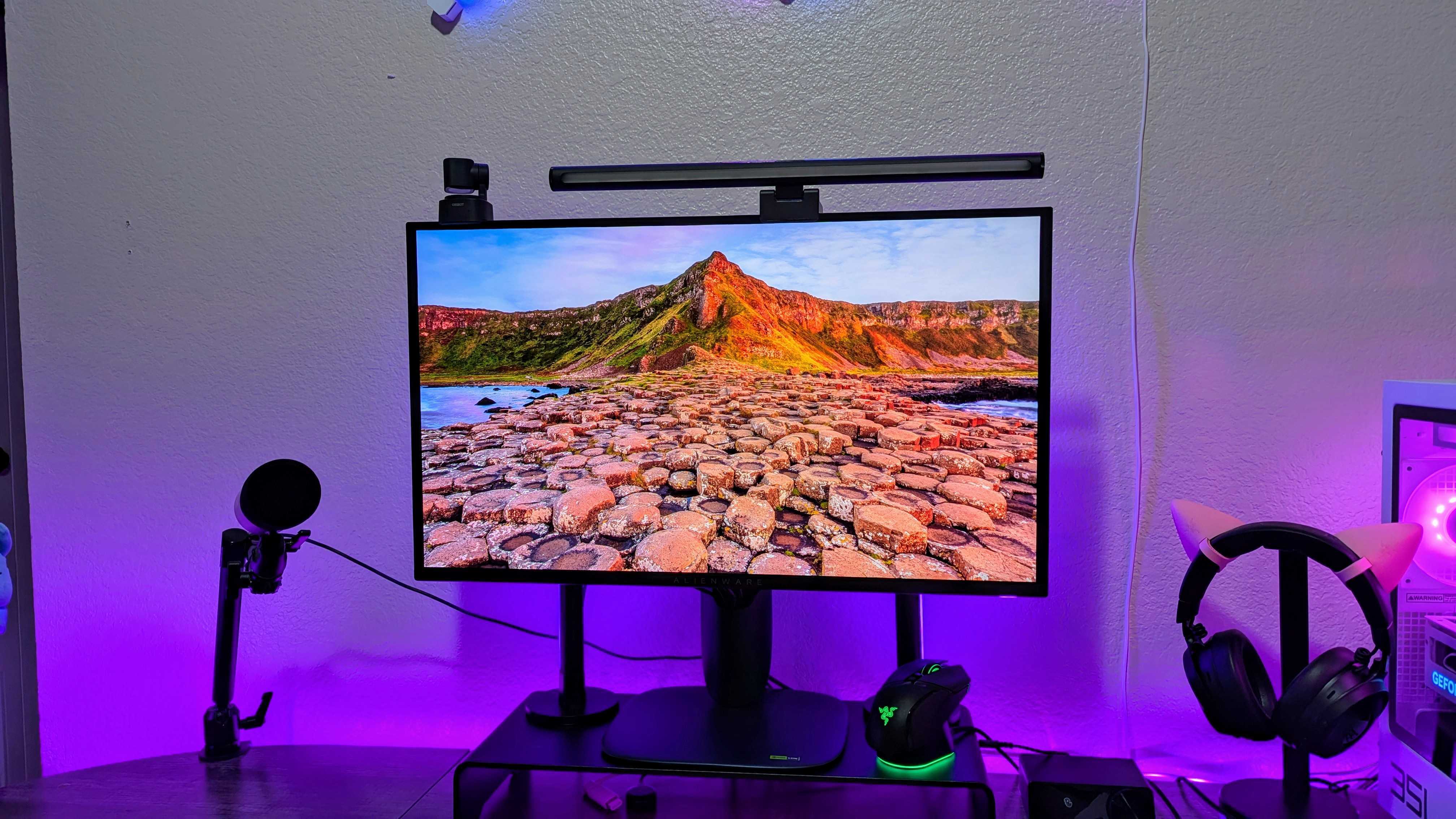 Image of the Alienware 27 4K QD-OLED Gaming Monitor (AW2725Q).