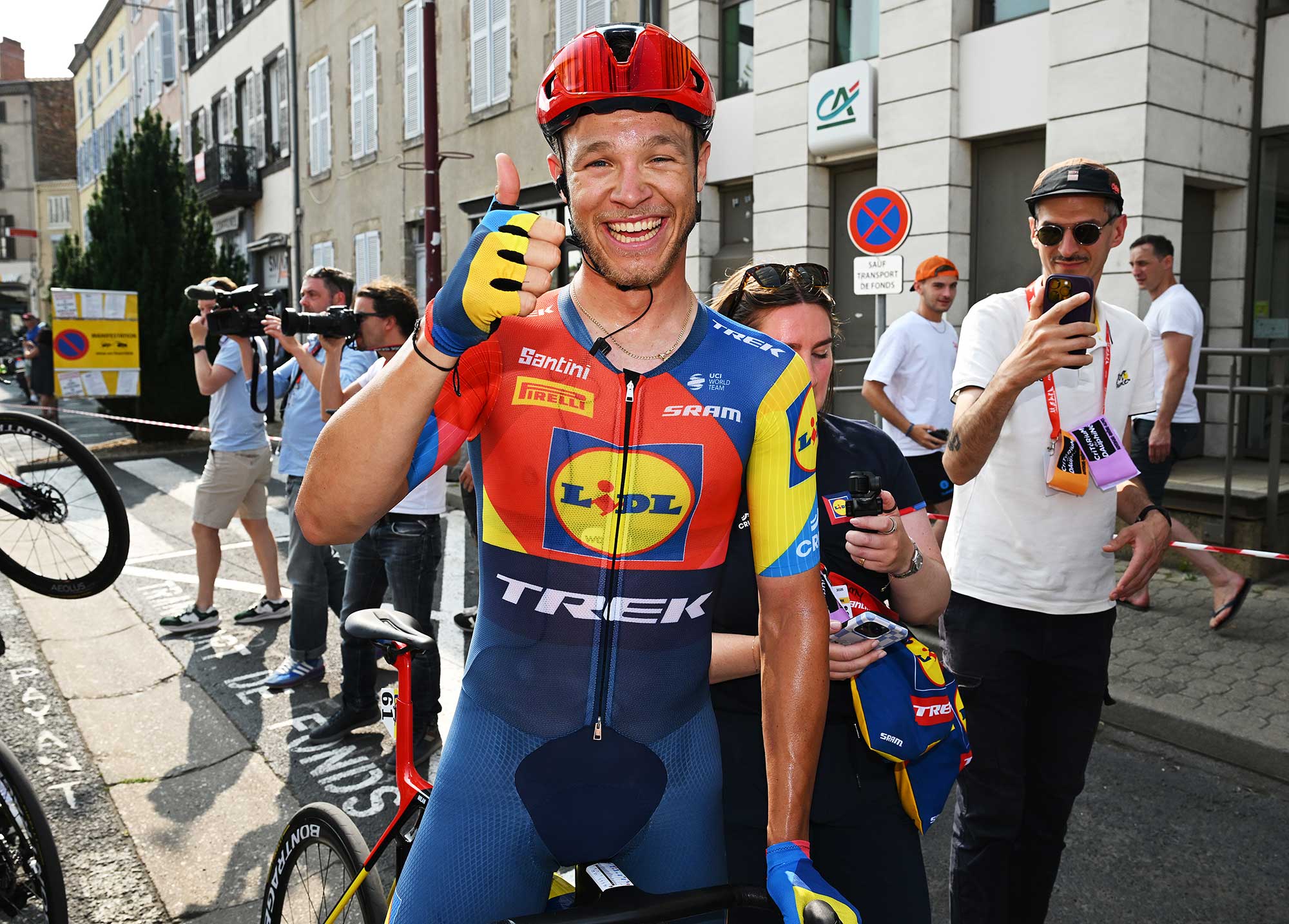 Stage 2 winner Jonathan Milan of Lidl-Trek