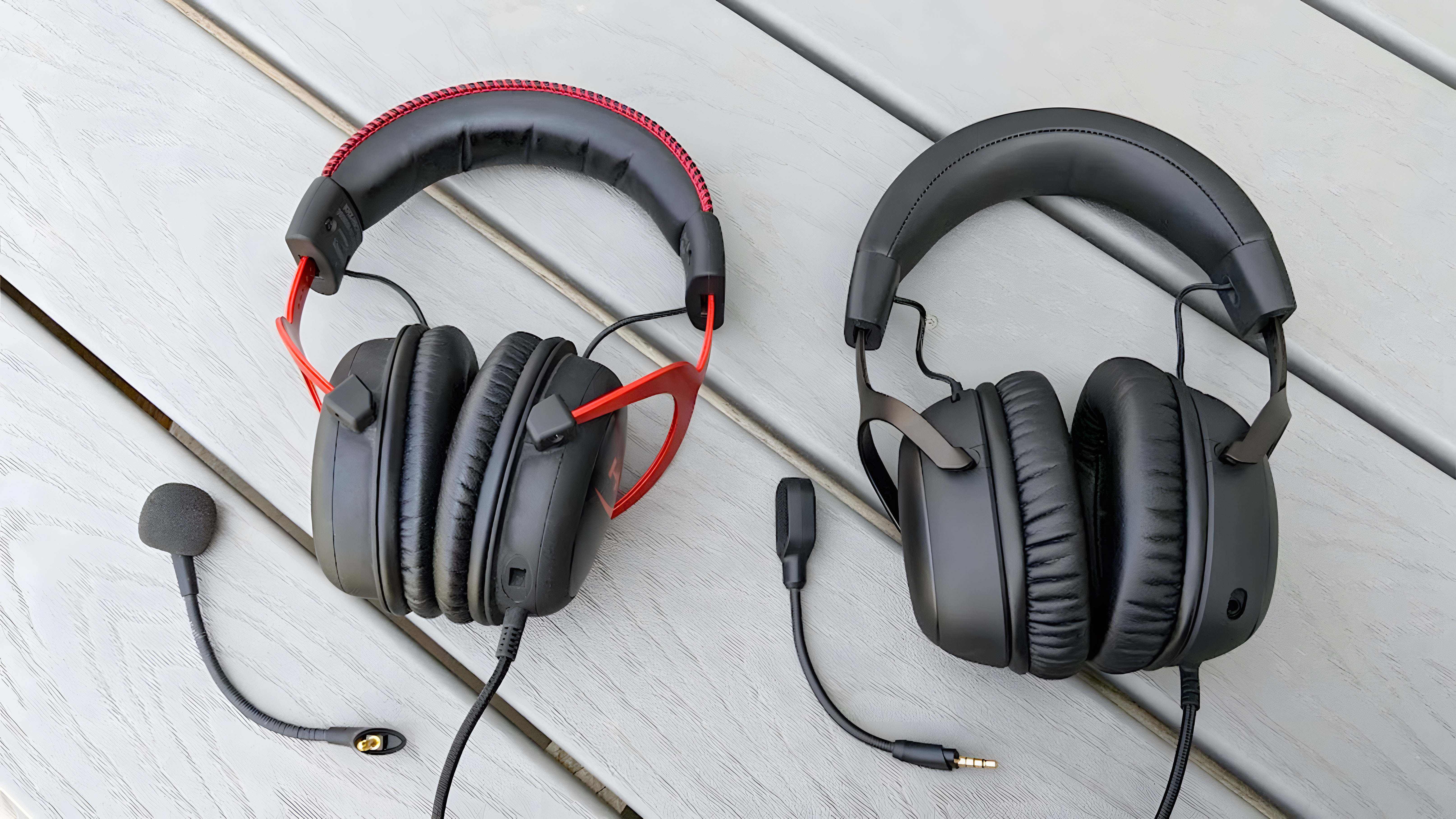 HyperX Cloud 2 next to HyperX Cloud 3 gaming headsets.
